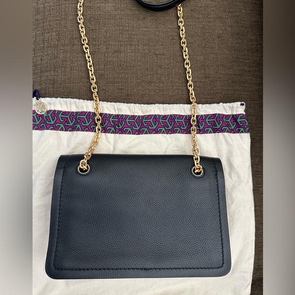 Tory Burch Carson Convertible Leather Crossbody Bag - Picture 2 of 9